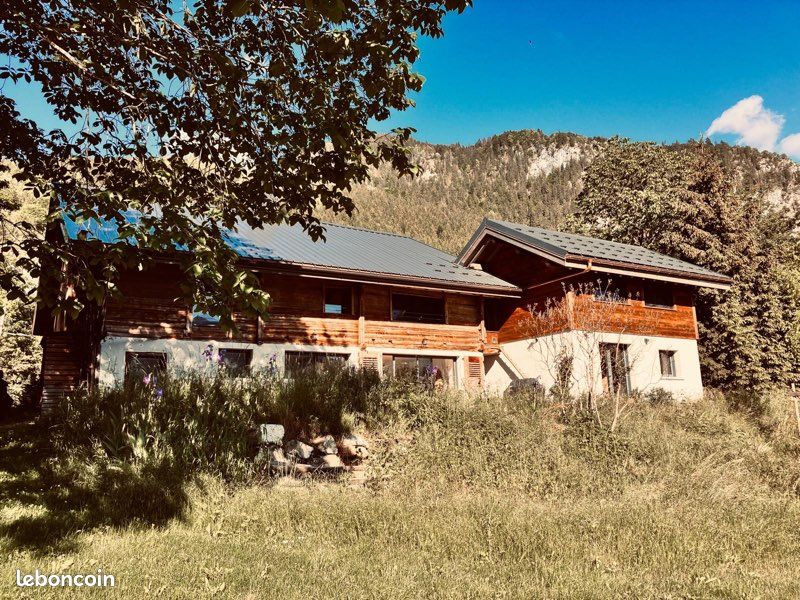Maison 6 pièces 193 m² · à Saint-Pierre-en-Faucigny · 193 m² · 549 000 €