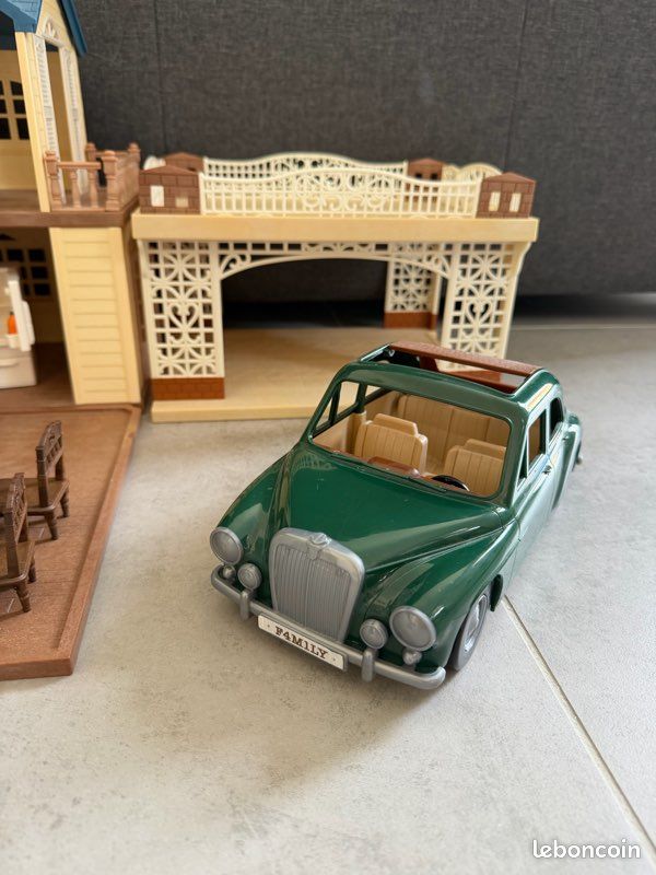 Sylvanian Families - 5669 - La Grande Maison et son abri voiture (image 3)