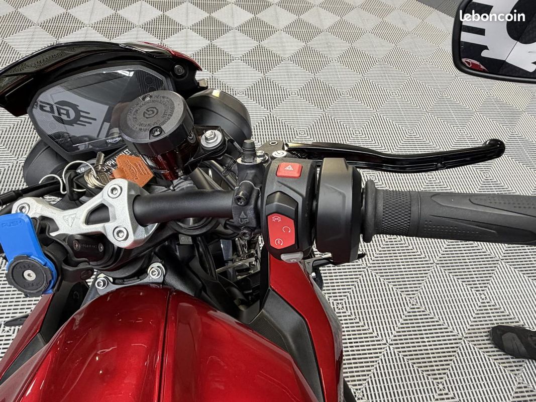 TRIUMPH STREET TRIPLE RS 765 Garantie Triumph 2027 Suivi LED (image 8)