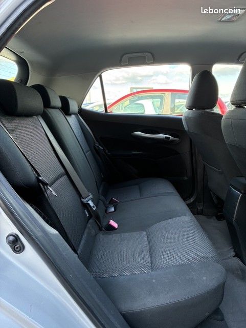 Toyota Auris Hybride 136h Dynamic 15 (image 12)