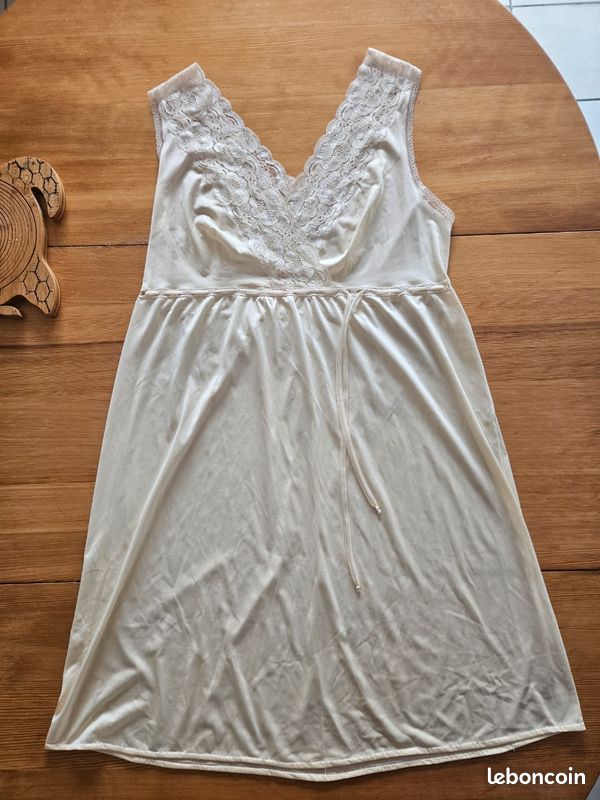 Chemise de nuit ancienne (image 1)