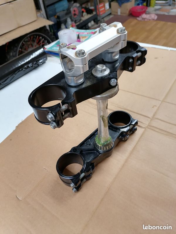 Fourche Avant Pour KTM 450 SXF 2011 - Pièce D'occasion Fonctionnelle - Référence 1390514