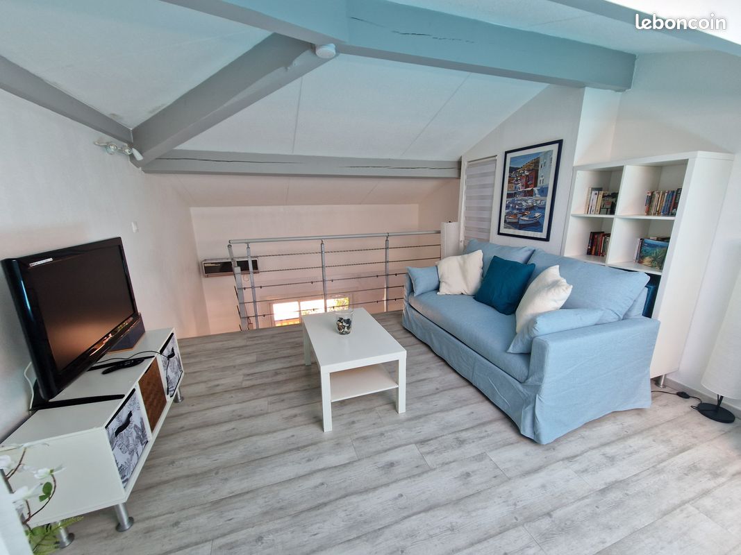 Presqu’ile de Giens. T2 duplex. Calme. Lumineux. Piscine (image 3)