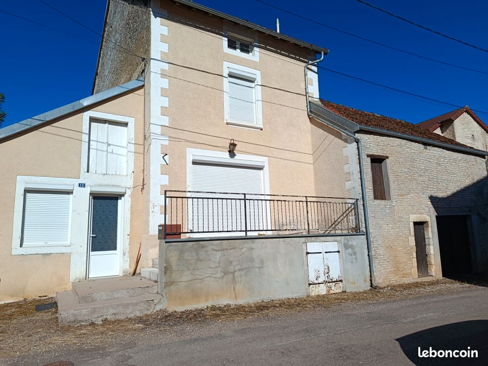 Maison 4 pièces 120 m² · à Châteauvillain · 120 m² · 70 000 €