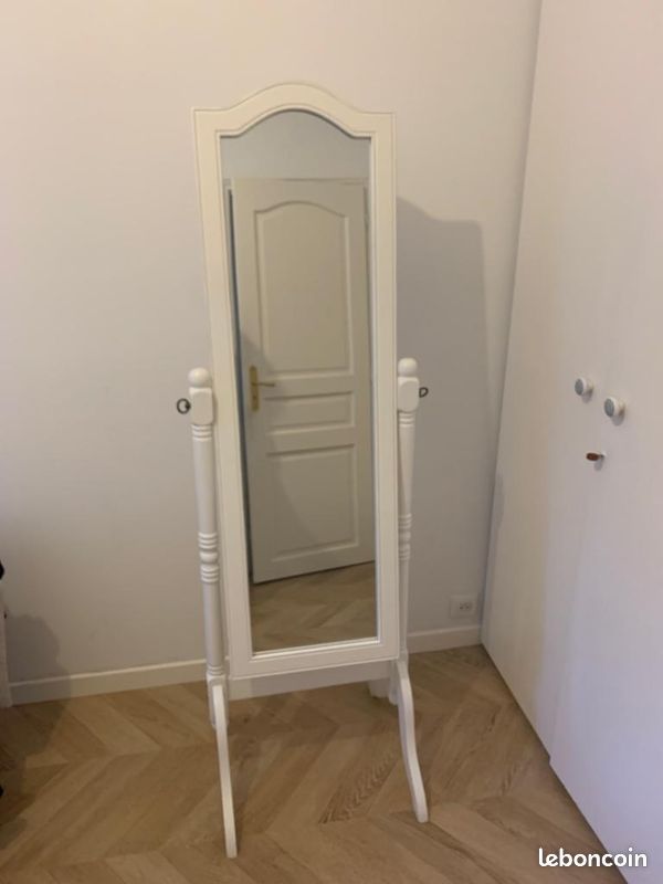 Vends pysché (miroir sur pied) (image 1)