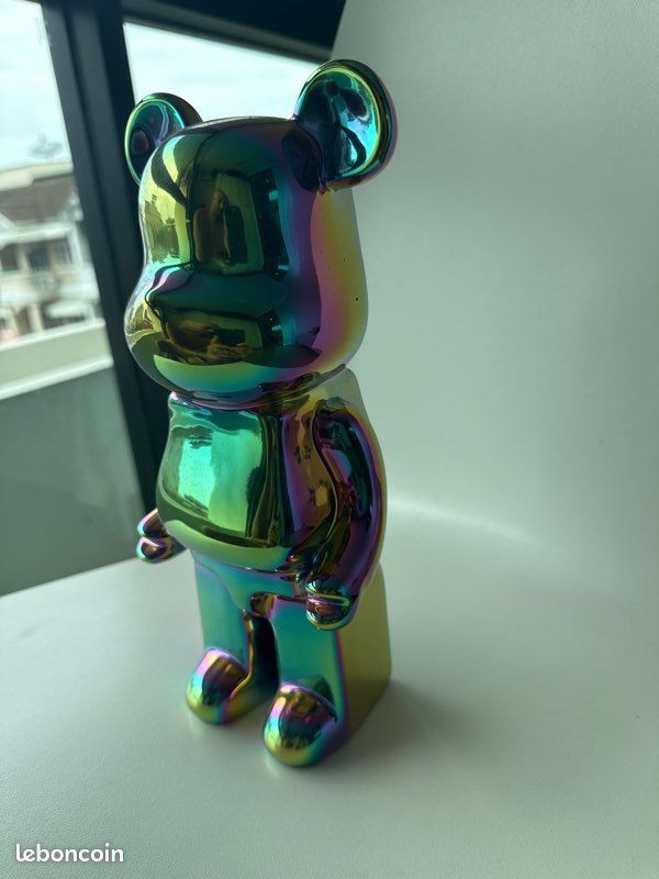 Bearbrick 30 cm Chrome Rainbow – État neuf – Objet déco design (image 2)