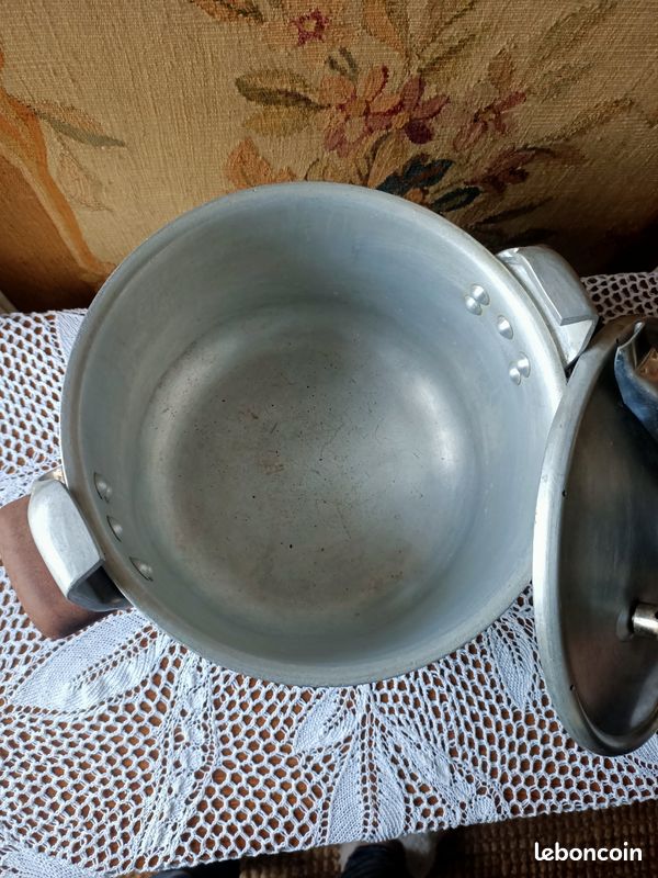 Cocotte minute seb 8l vintage - Électroménager
