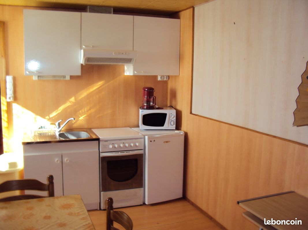 Logement 2 pieces meuble au mois renouvelable - Ussel 19200 (image principale 0)