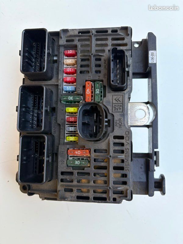 BSM Boîtier Servitude Moteur Siemens L06 9657718780 Peugeot 307 607 807 Citroën C4 C5 C8 6500CK (image 1)