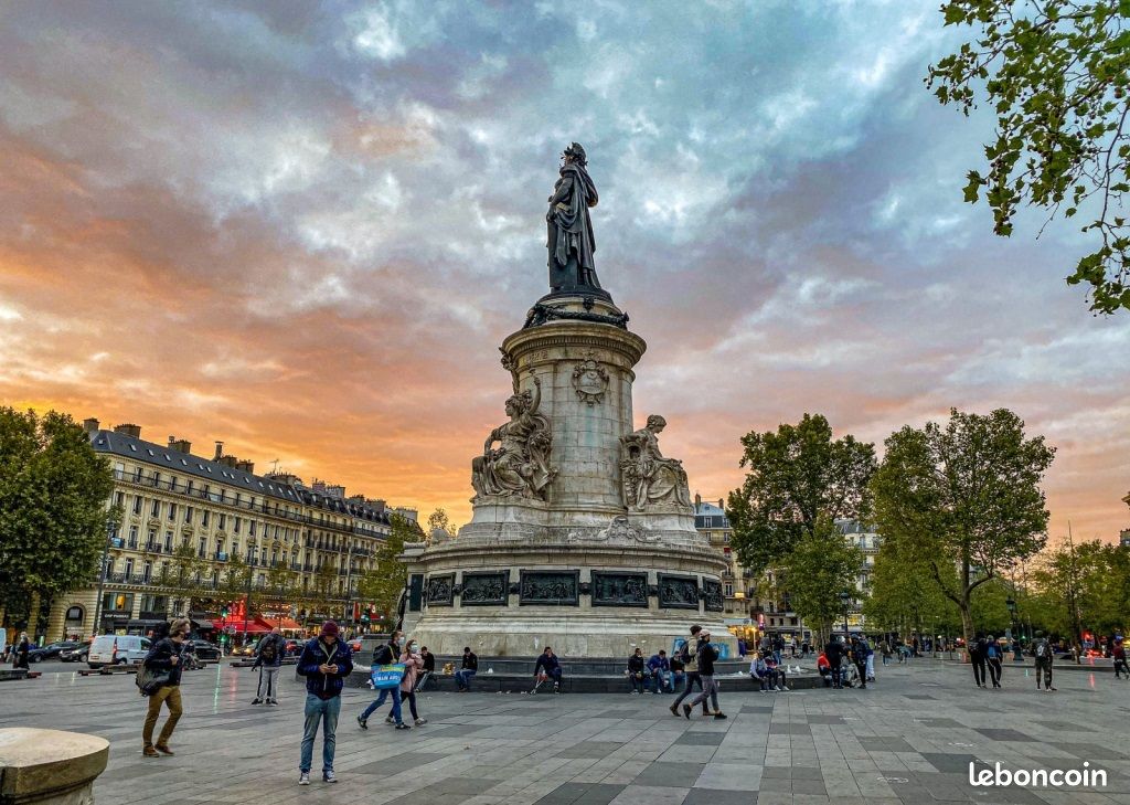 Parking/box PARIS · 100 €/mois