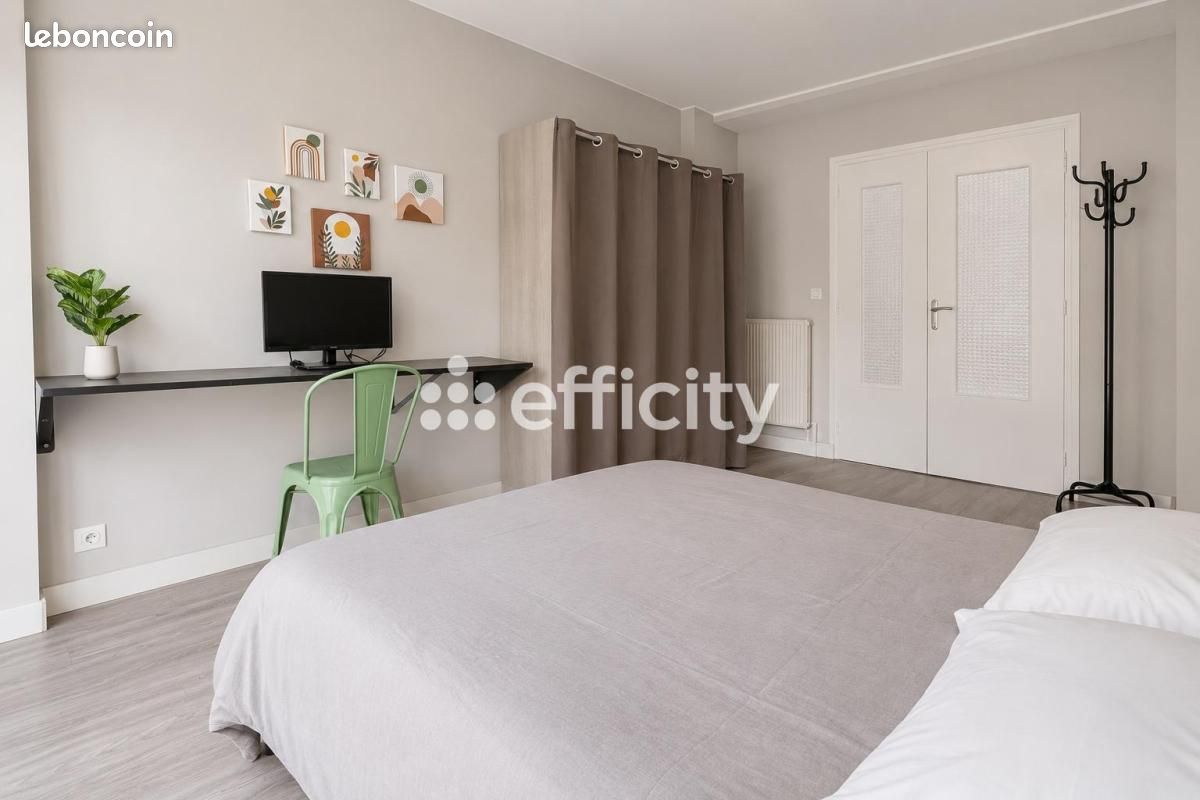 Appartement 5 pièces 100 m² · à Lorient · 100 m² · 1 521 €/mois