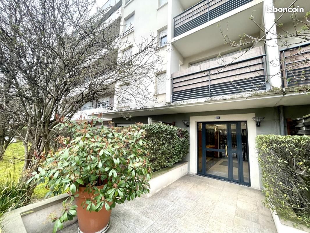 Appartement 3 pièces 60 m² · à Deuil-la-Barre · 60 m² · 1 074 €