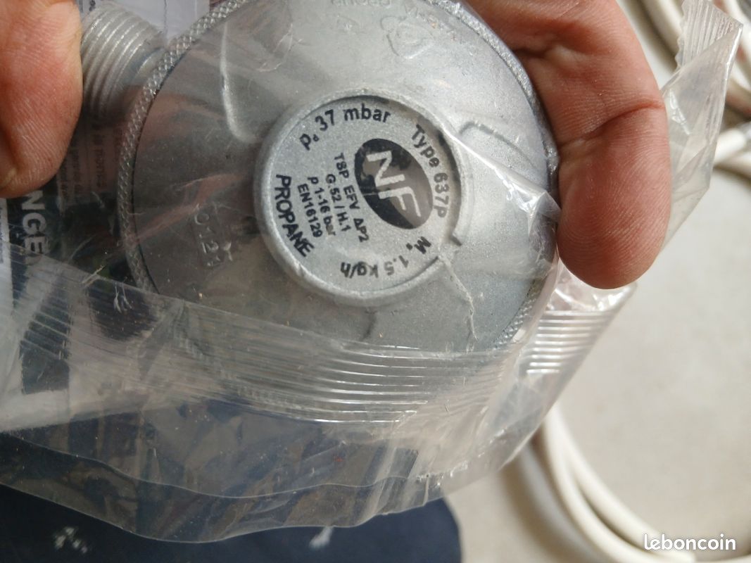 Détendeur propane à clipser et flexible gaz (image 1)