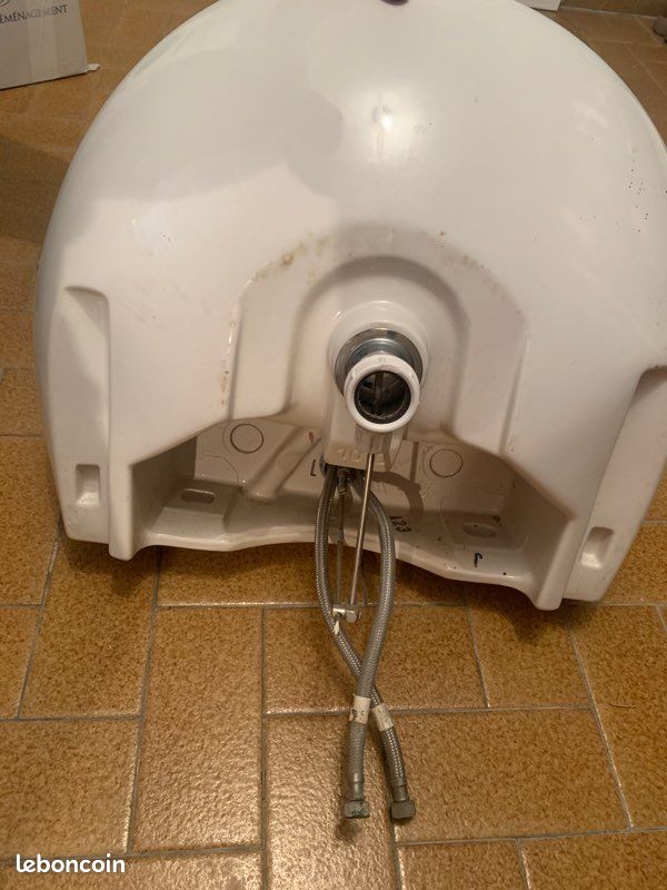 Lavabo avec mitigeur et flexibles (image 3)