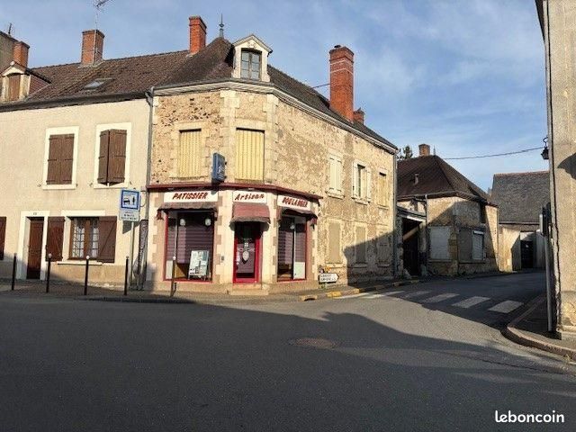 Local commercial 4 pièces 207 m²