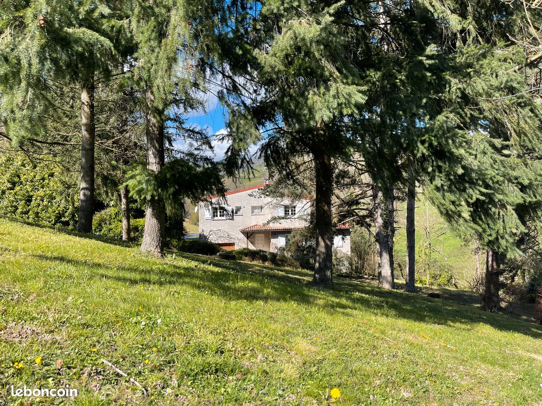 Maison 6 pièces 180 m² · à Vaugneray · 180 m² · 540 000 €