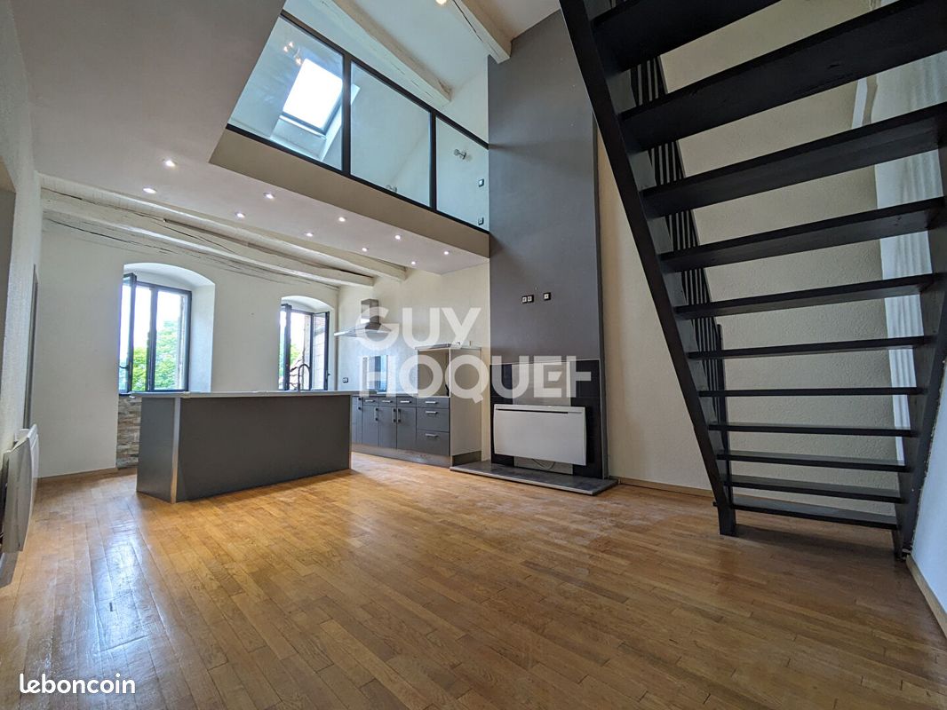 Appartement 4 pièces 90 m² · à Montfaucon · 90 m² · 786 €