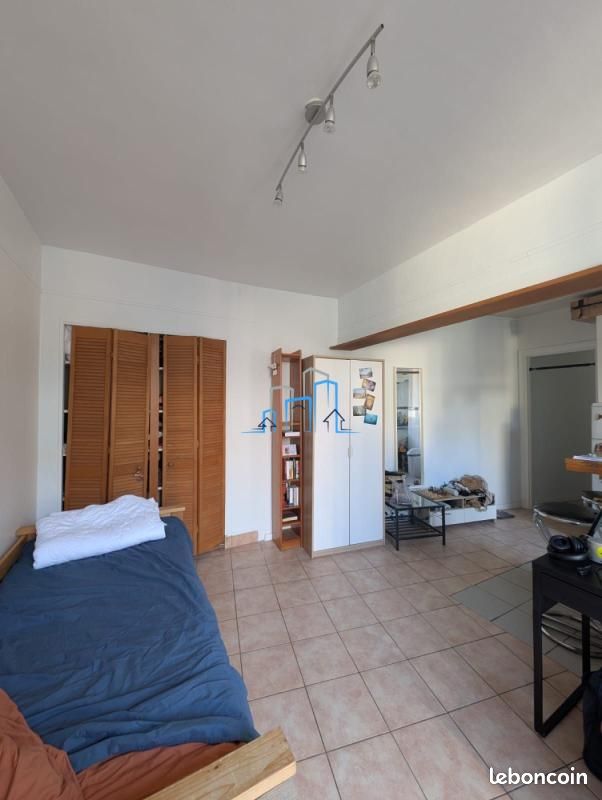 Appartement 1 pièce 27 m² · à Issy-les-Moulineaux · 27 m² · 806 €/mois