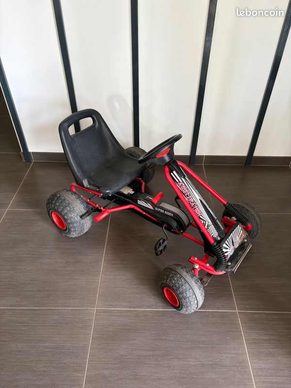 Kart enfant à pédales Super Rider rouge et noir (image 1)