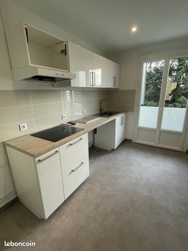 Appartement 3 pièces 68 m² · à Saint-Bonnet-de-Mure · 68 m² · 940 €/mois