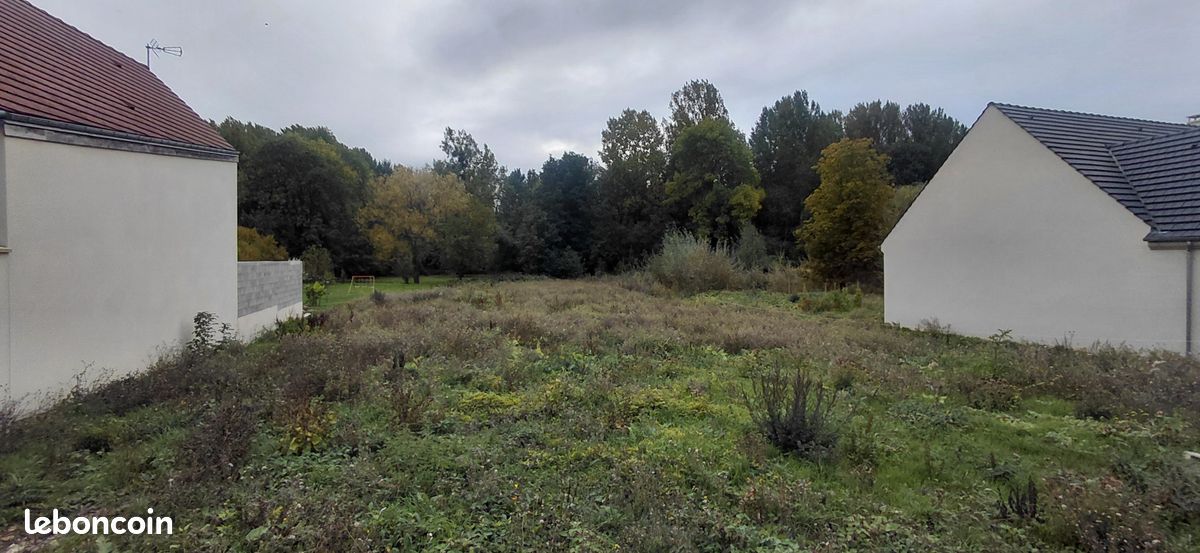 Terrain 2213 m² · à Gallardon · 2 213 m² · 129 000 €