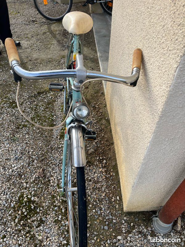 Vélo ancien (image 2)