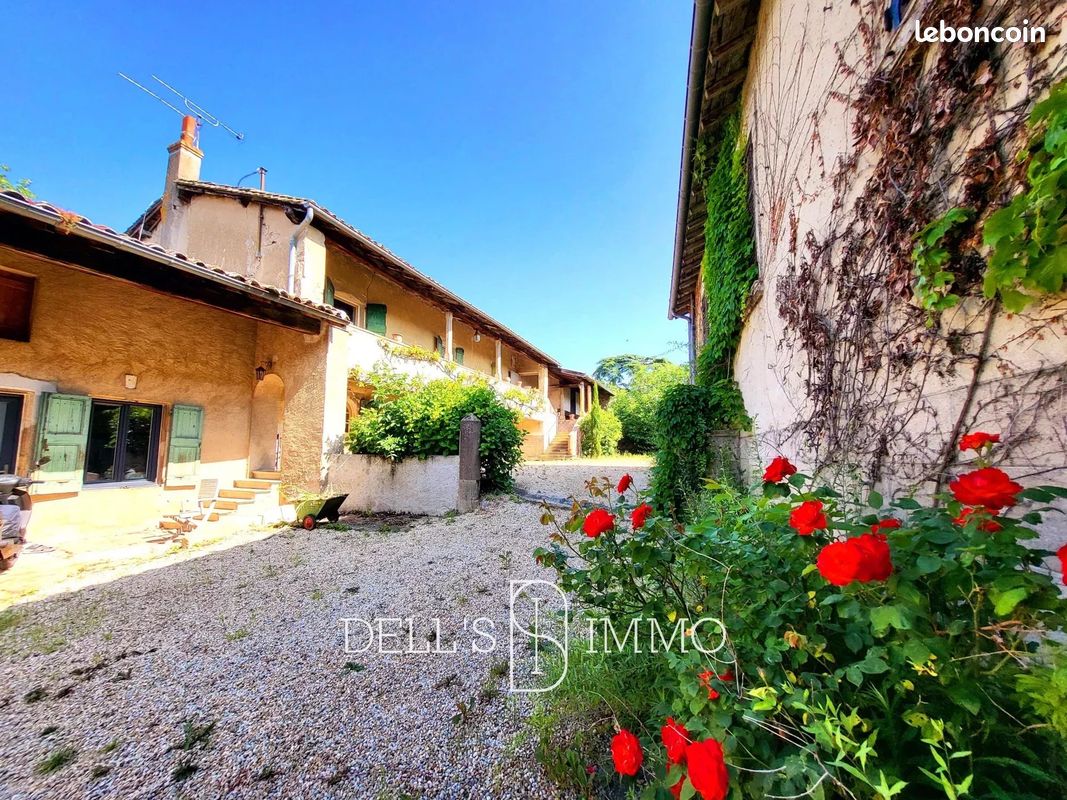 Maison 8 pièces 248 m² · à Fleurie · 248 m² · 295 000 €