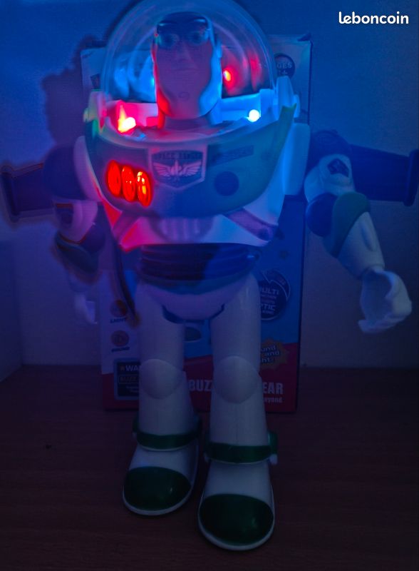 ID9 - Toy Story 20th Anniversaire Buzz l éclair Lightyear 20cm Sega Prize