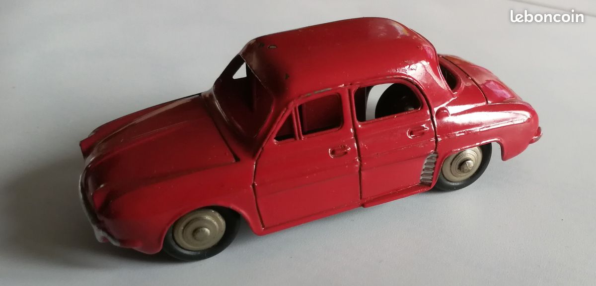 Dinky Toys Renault Dauphine 24E – Miniature Ancienne En Boîte