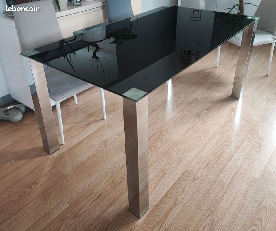 Table de salon en verre noir (image 1)