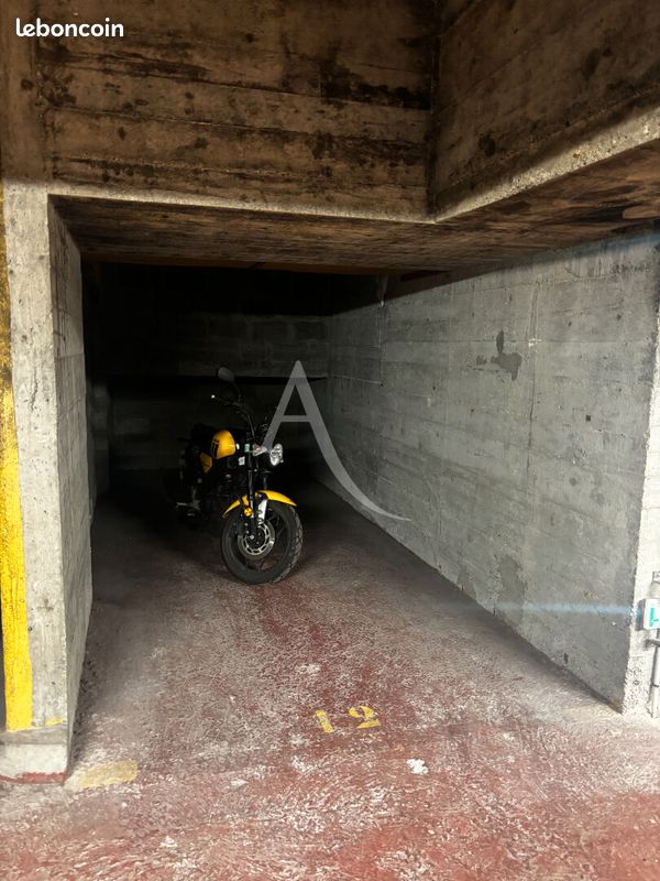 Parking 1 pièce · à Paris · 19 500 €