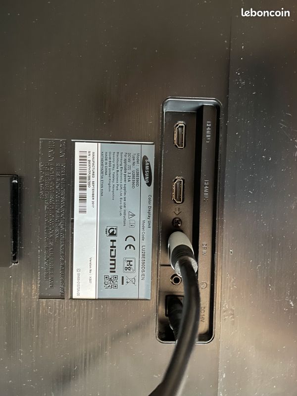 Ecran 28" 4K 1ms Freesync Samsung UE590 (image 5)