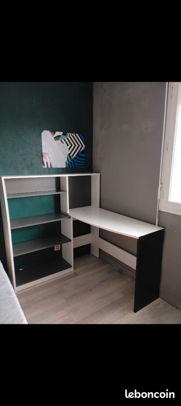 Bureau d'angle avec étagères (image 1)