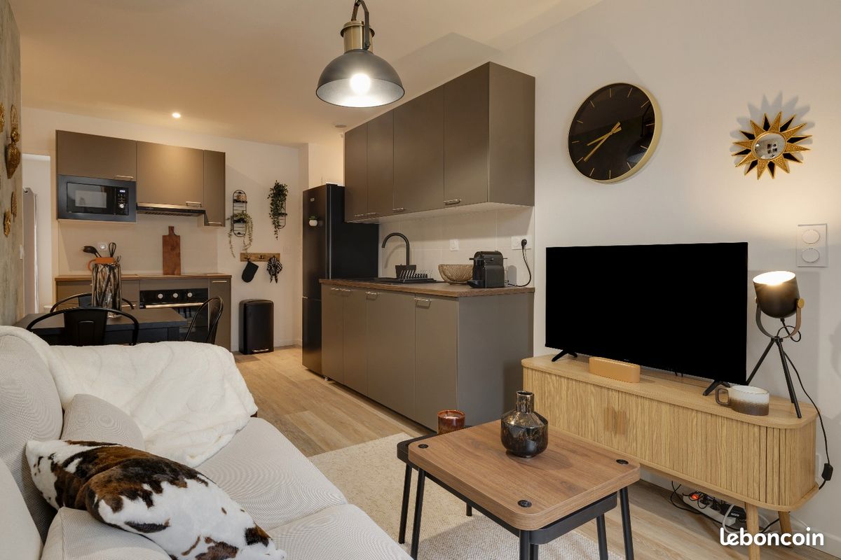 Appartement 4 pièces 10 m² · à Bordeaux · 10 m² · 545 €/mois