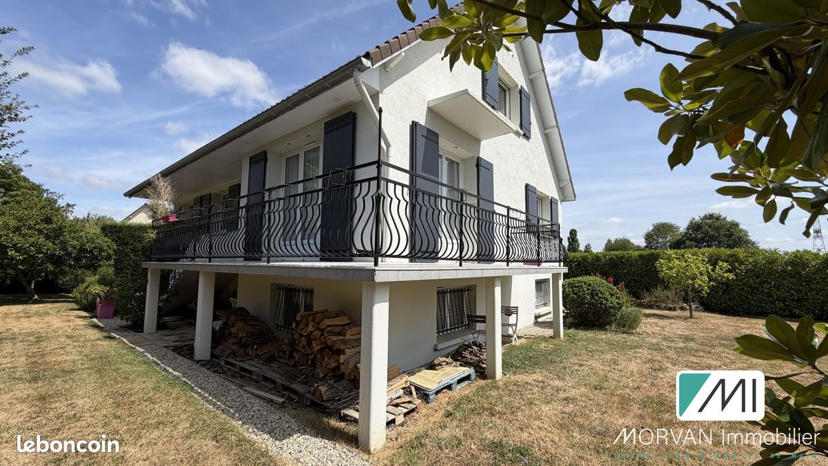 Maison 8 pièces 175 m² · aux Essarts-le-Roi · 175 m² · 489 000 €