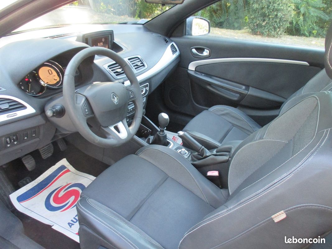 Renault MEGANE III CC 1.5 DCI 110CH FAP DYNAMIQUE ECO² (image 16)