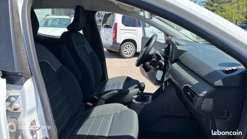 Dacia Sandero 1.0 TCe 90ch Stepway Expression auto -24 (image 15)