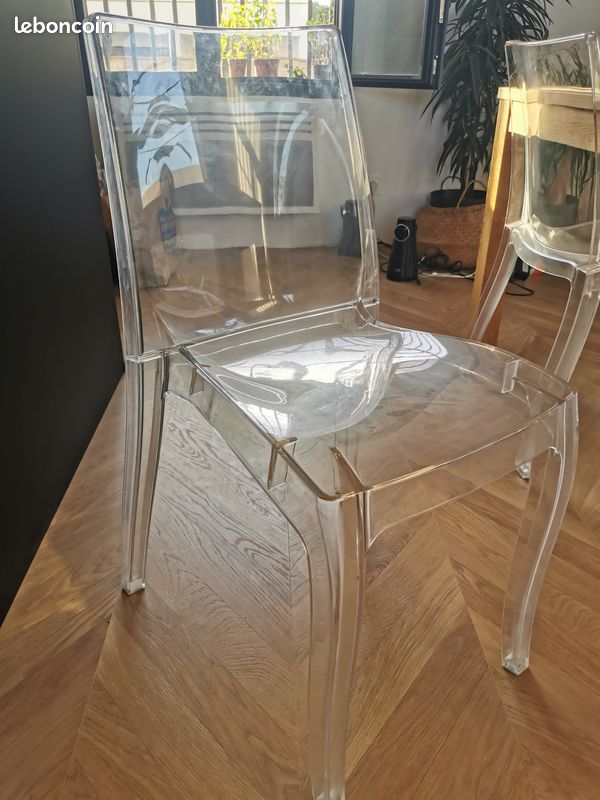 4 chaises transparentes (image 2)