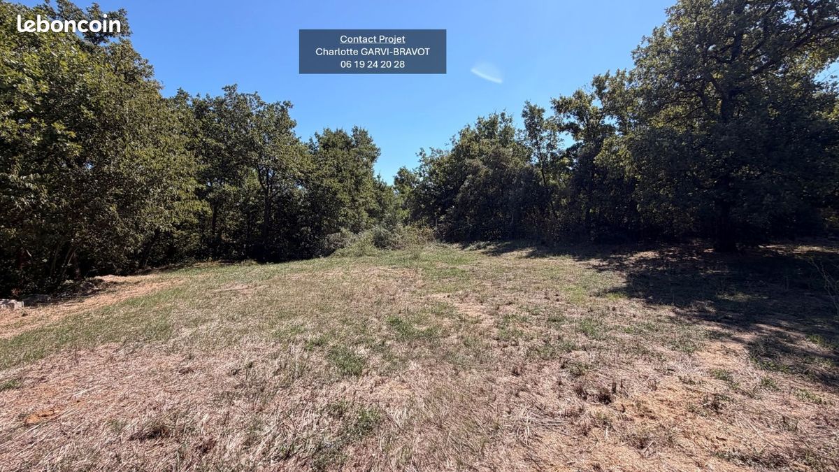 Terrain 2122 m² · à Saint-Maximin-la-Sainte-Baume · 180 000 €