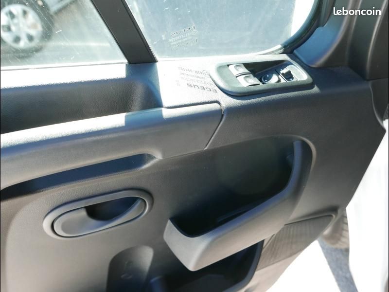 Renault Master Fg F3300 L1H2 2.3 Blue dCi 135ch Grand Confort Euro6 (image 9)