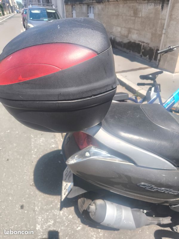 Scooter pour pièces (image 1)