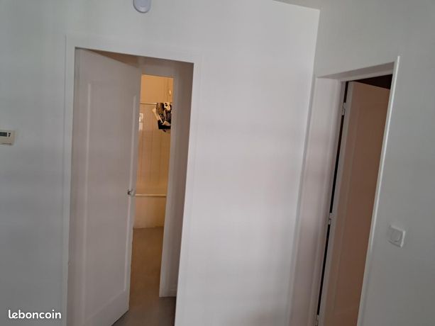 https://img.leboncoin.fr/api/v1/lbcpb1/images/b6/8f/a6/b68fa6458a605938e0daa652d30c22ff44e60092.jpg?rule=ad-image