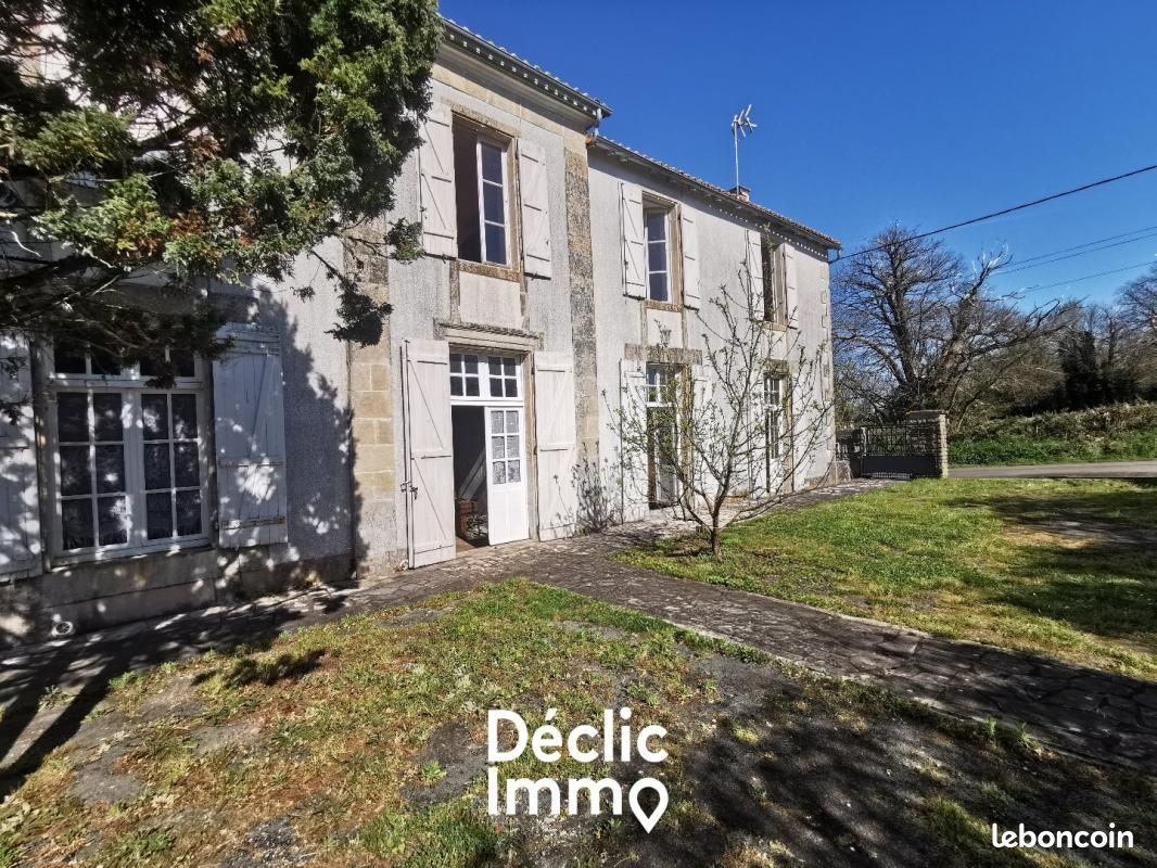 Maison 9 pièces 230 m² · à Saint-Martin-de-Saint-Maixent · 230 m² · 159 995 €