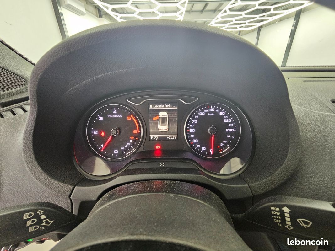 Audi A3 CABRIOLET Sportback S line 184ch quattro S-tronic / régulateur de vitesse auto adaptatif / siege chauffant /drive slect / climatisation bi-zone / feux automatique (image 22)