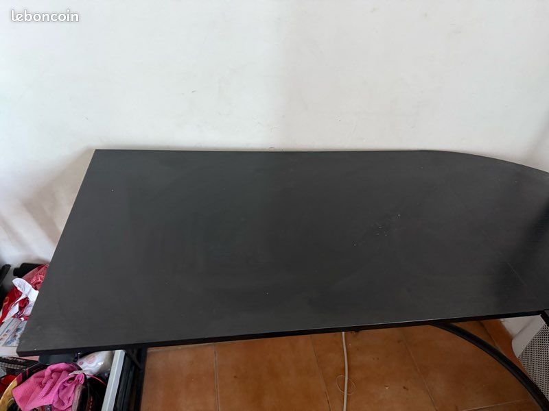 Bureau (image 2)