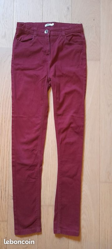 Pantalon prune/bordeaux 12 ans Gémo très agréable, élastique à la taille (image 1)