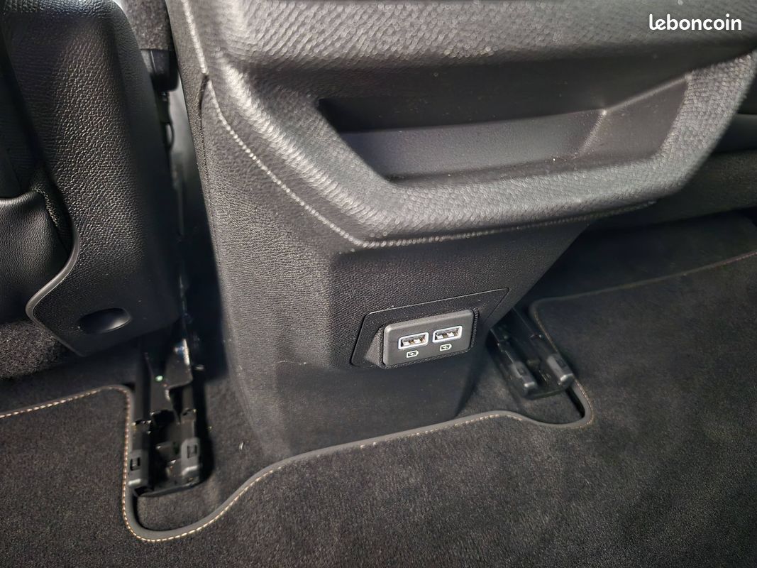 PEUGEOT 3008 BlueHDi 130ch S&S EAT8 GT (image 24)
