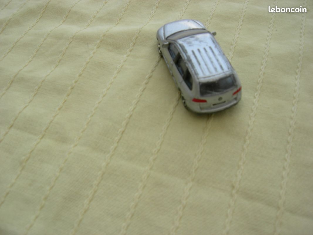 VW Touareg voiture miniature (image 5)