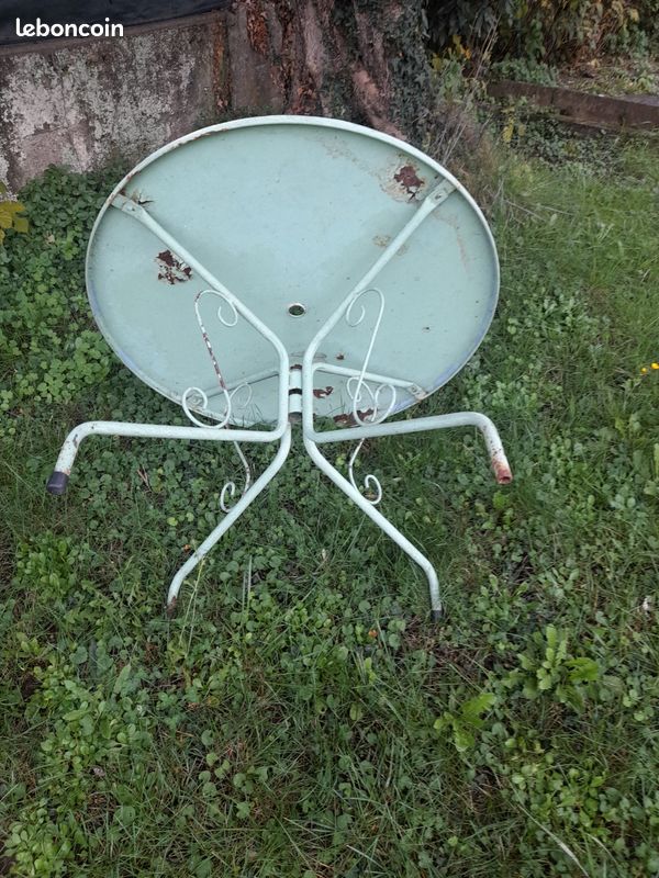 Table en fer (image 2)