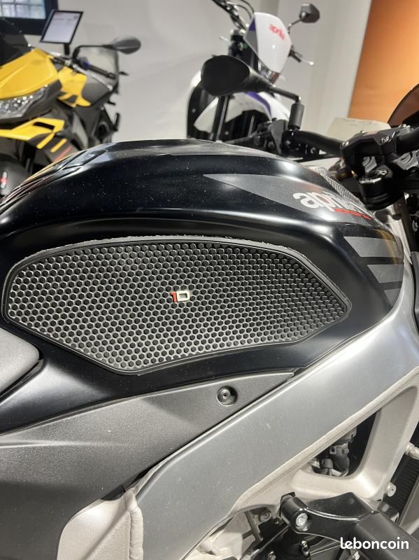 Aprilia TUONO 1100 V4 RR (image 5)